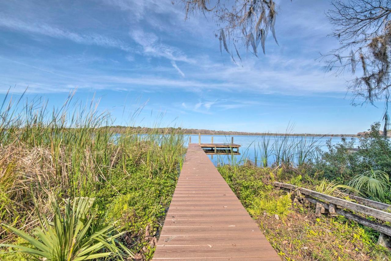Lakefront Crystal River Home With Private Dock! Exterior photo