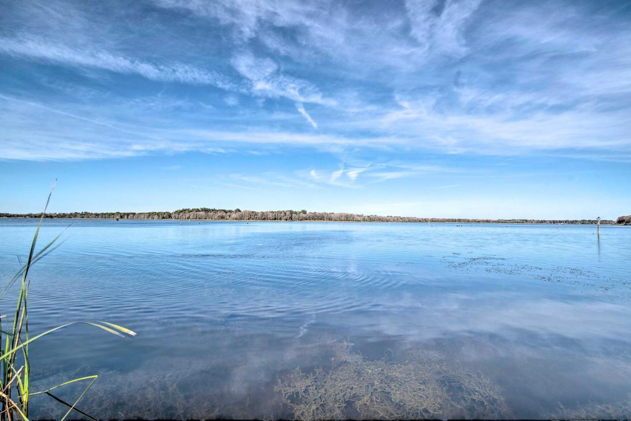 Lakefront Crystal River Home With Private Dock! Exterior photo