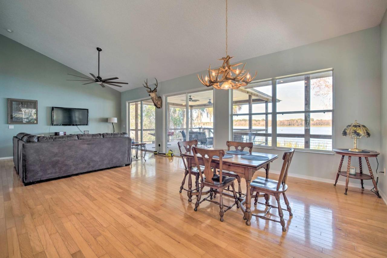 Lakefront Crystal River Home With Private Dock! Exterior photo
